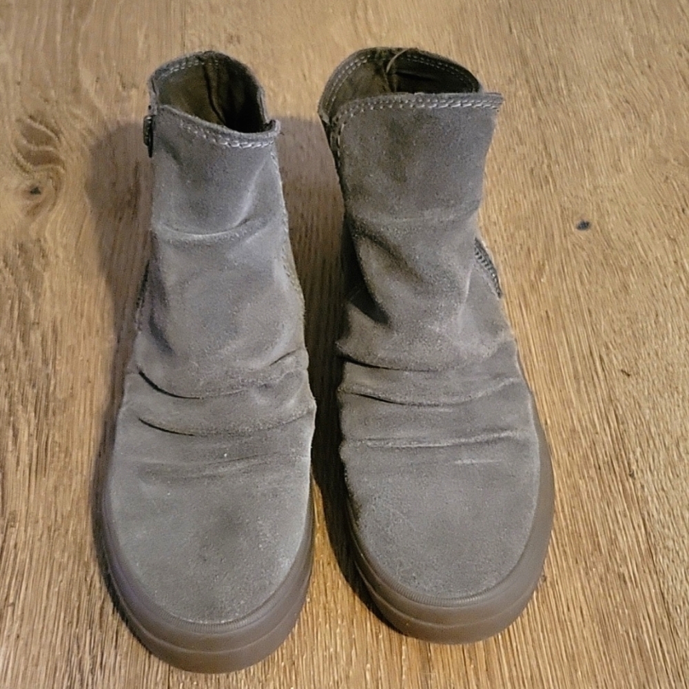 Sperry boots size 6